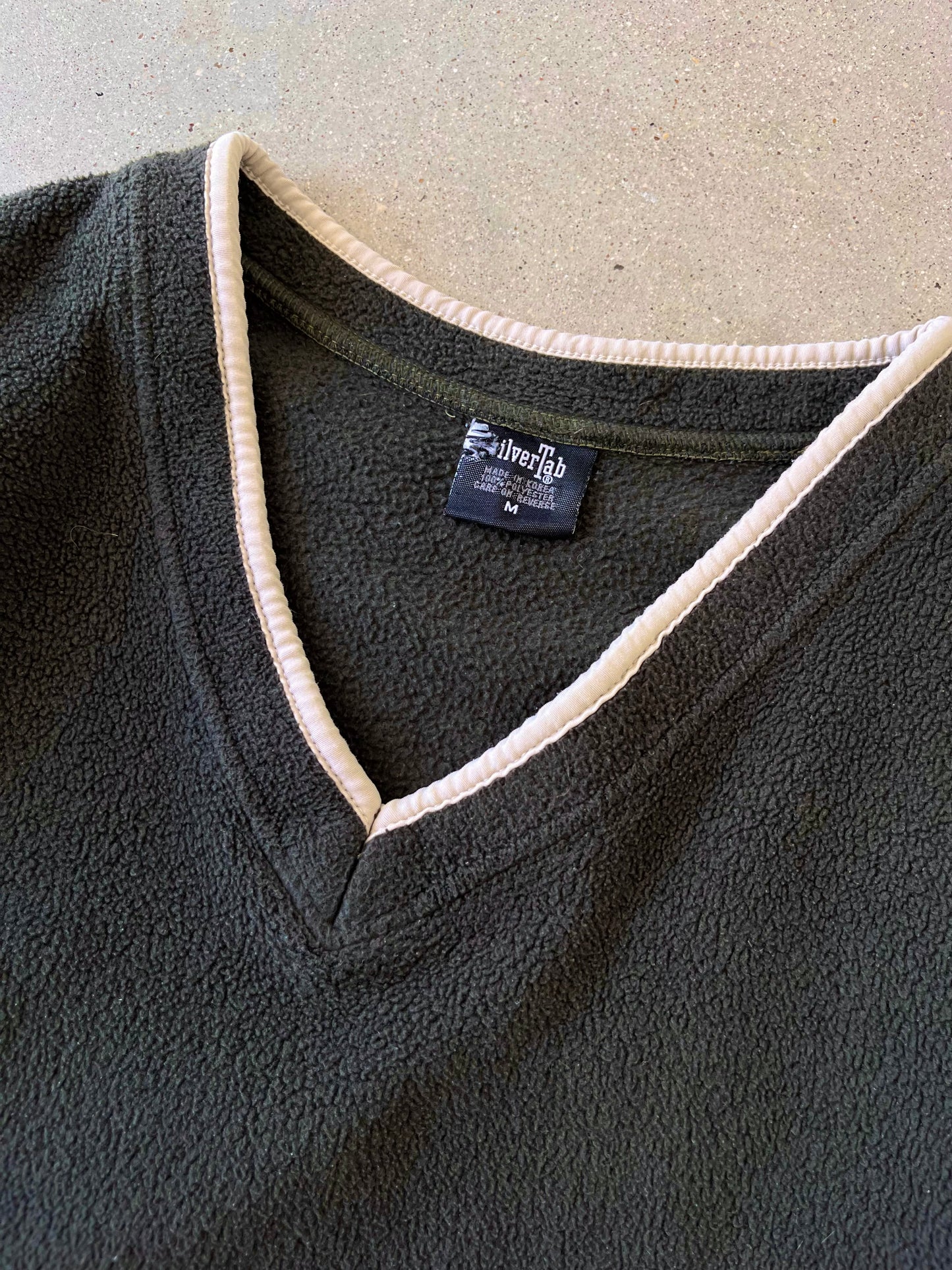 Vintage Silvertab Olive V-neck Fleece - M