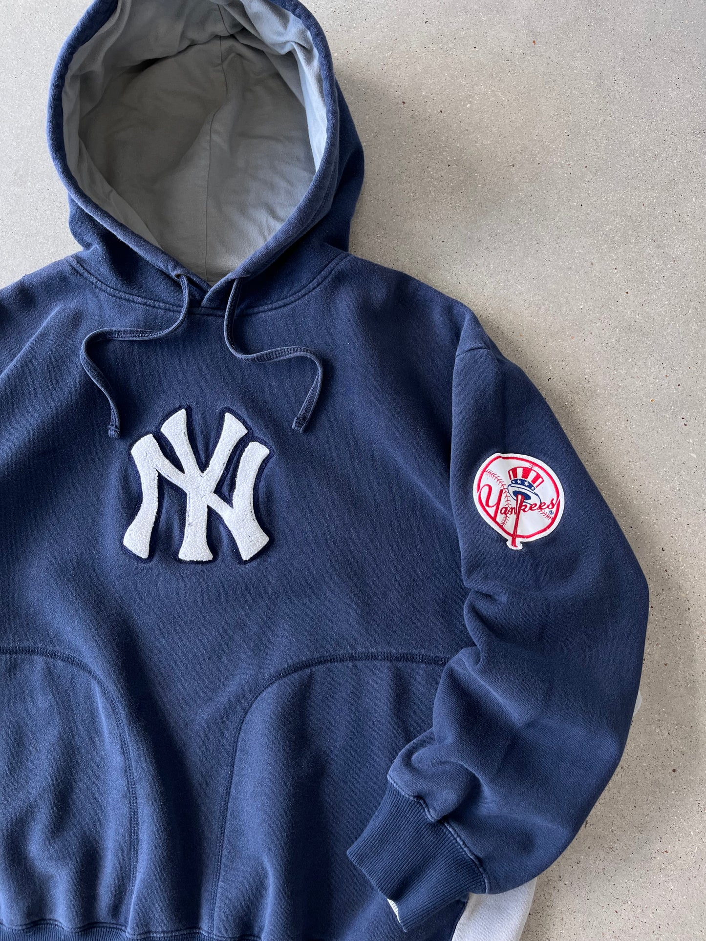 Vintage NY Yankees Logo Hoodie - L