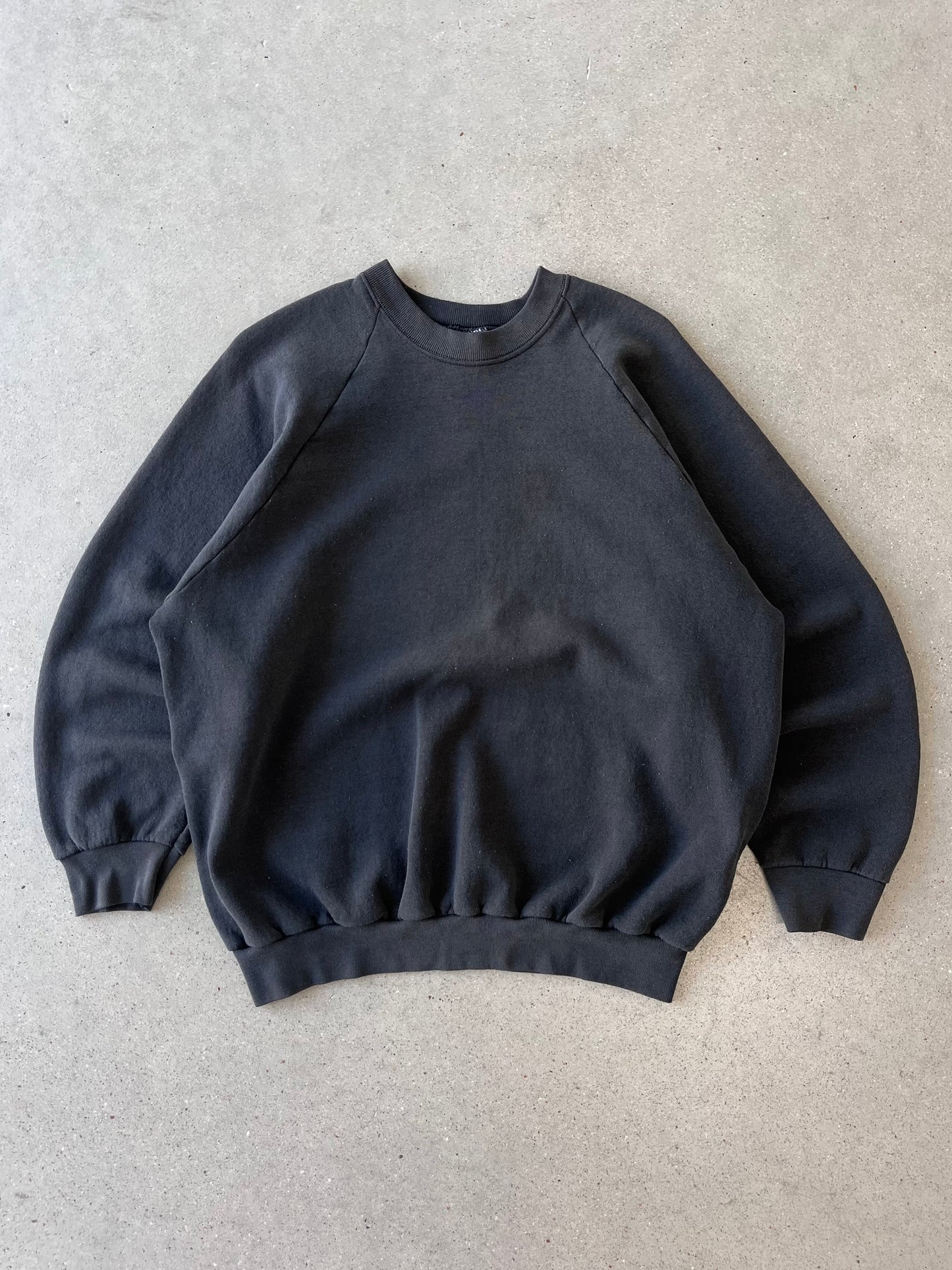 Vintage Black Faded Crewneck - L