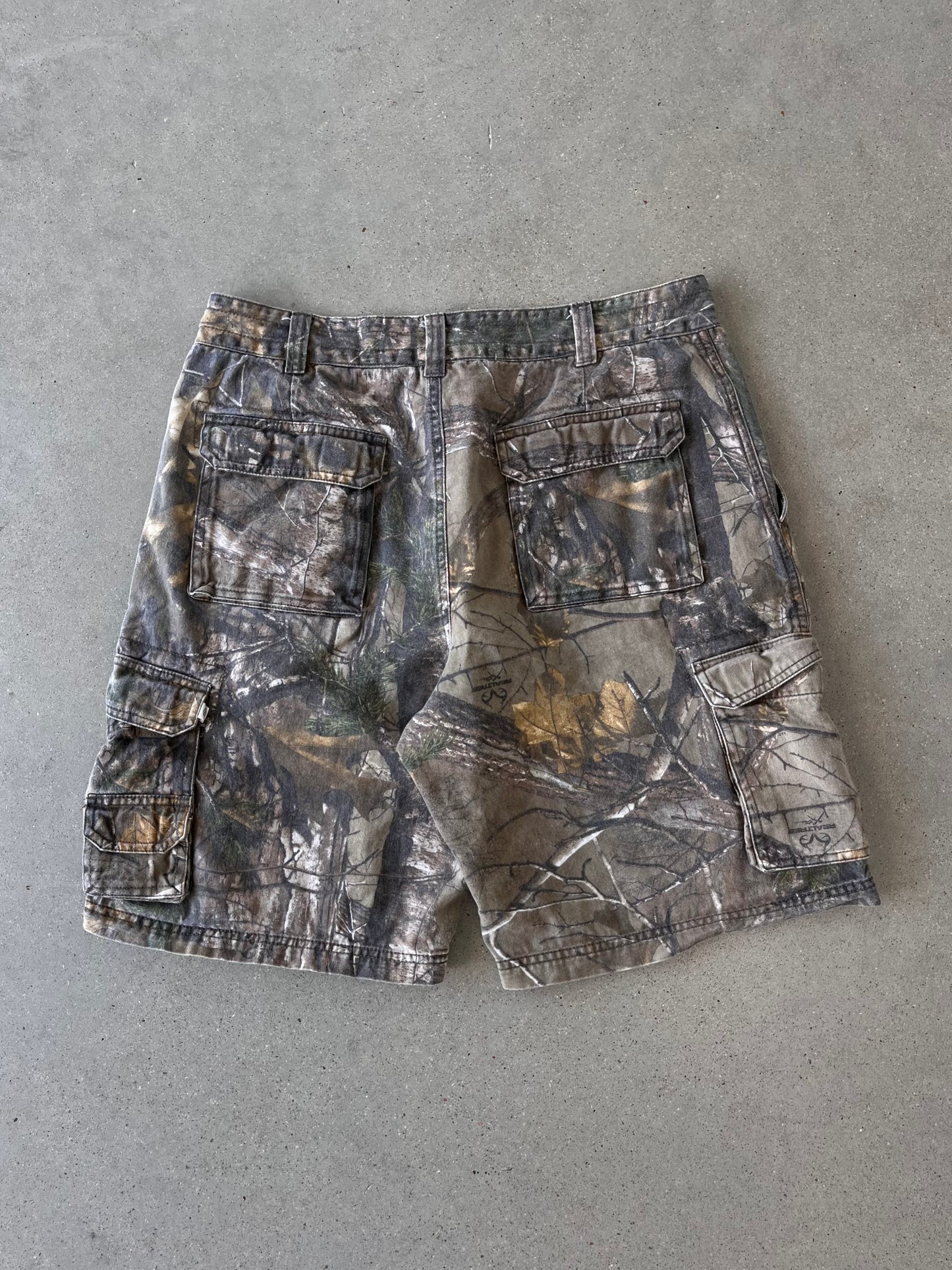 Vintage Magellan Realtree Cargo Shorts - 33