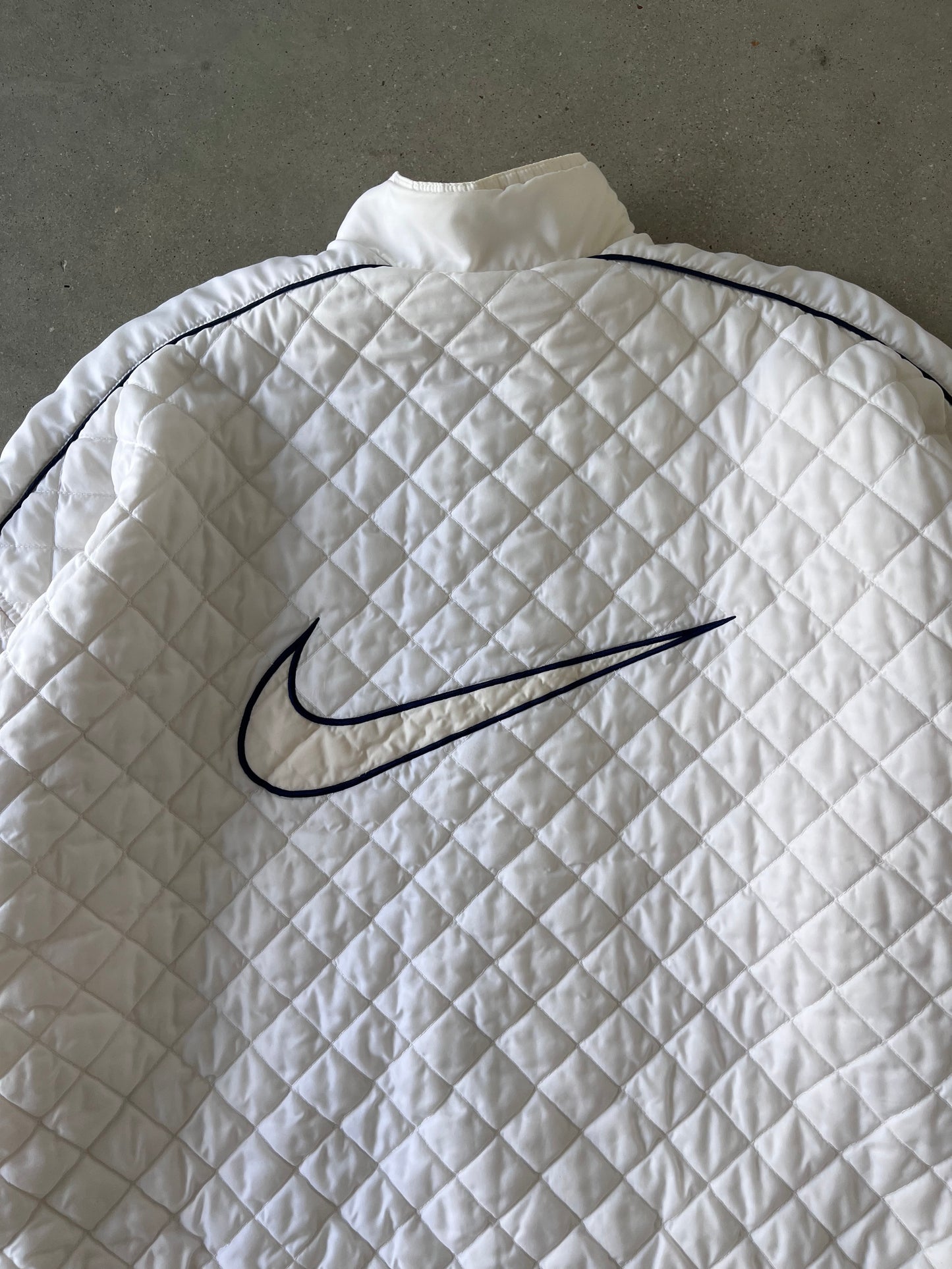 Vintage 90s Nike Women's Mini Swoosh Light Puffer Jacket - L