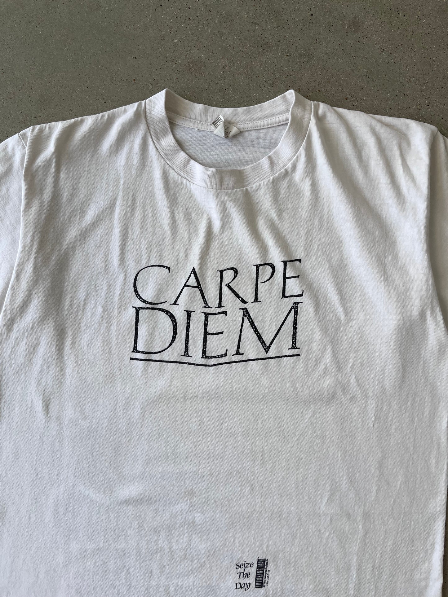 Vintage 'Carpe Diem' Tee - L