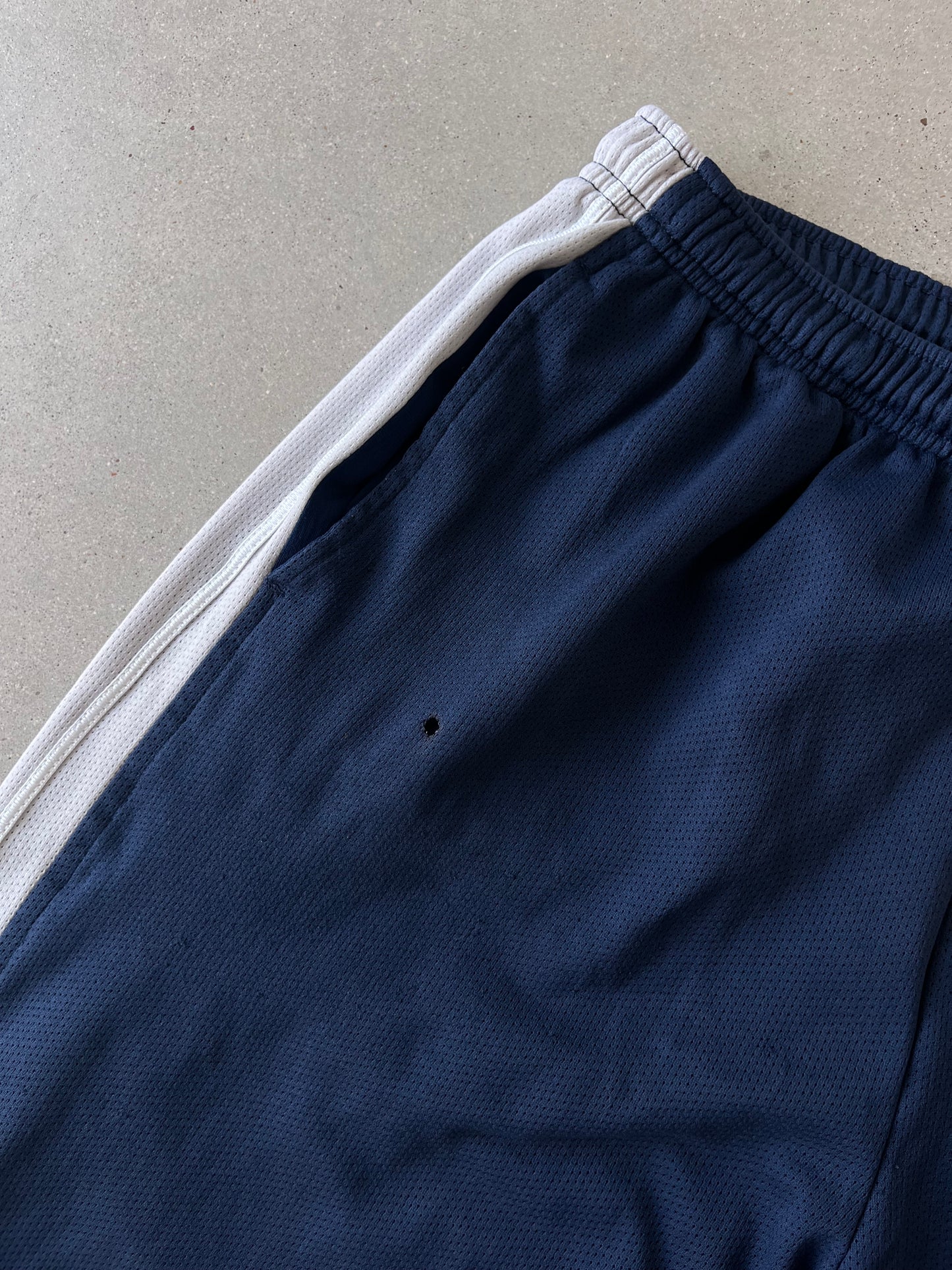 Vintage Nike Yankees Shorts - L