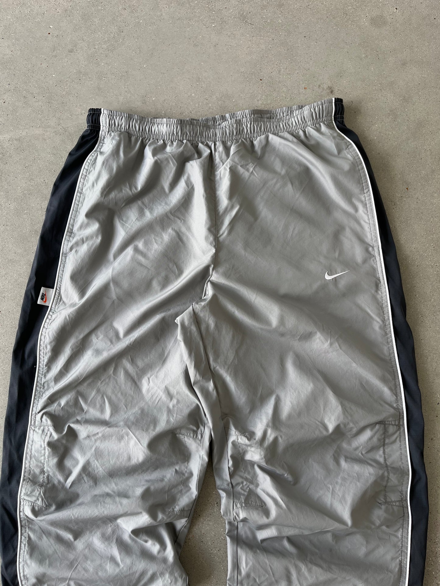 Vintage Nike Mini Swoosh Gray Track Pants - M