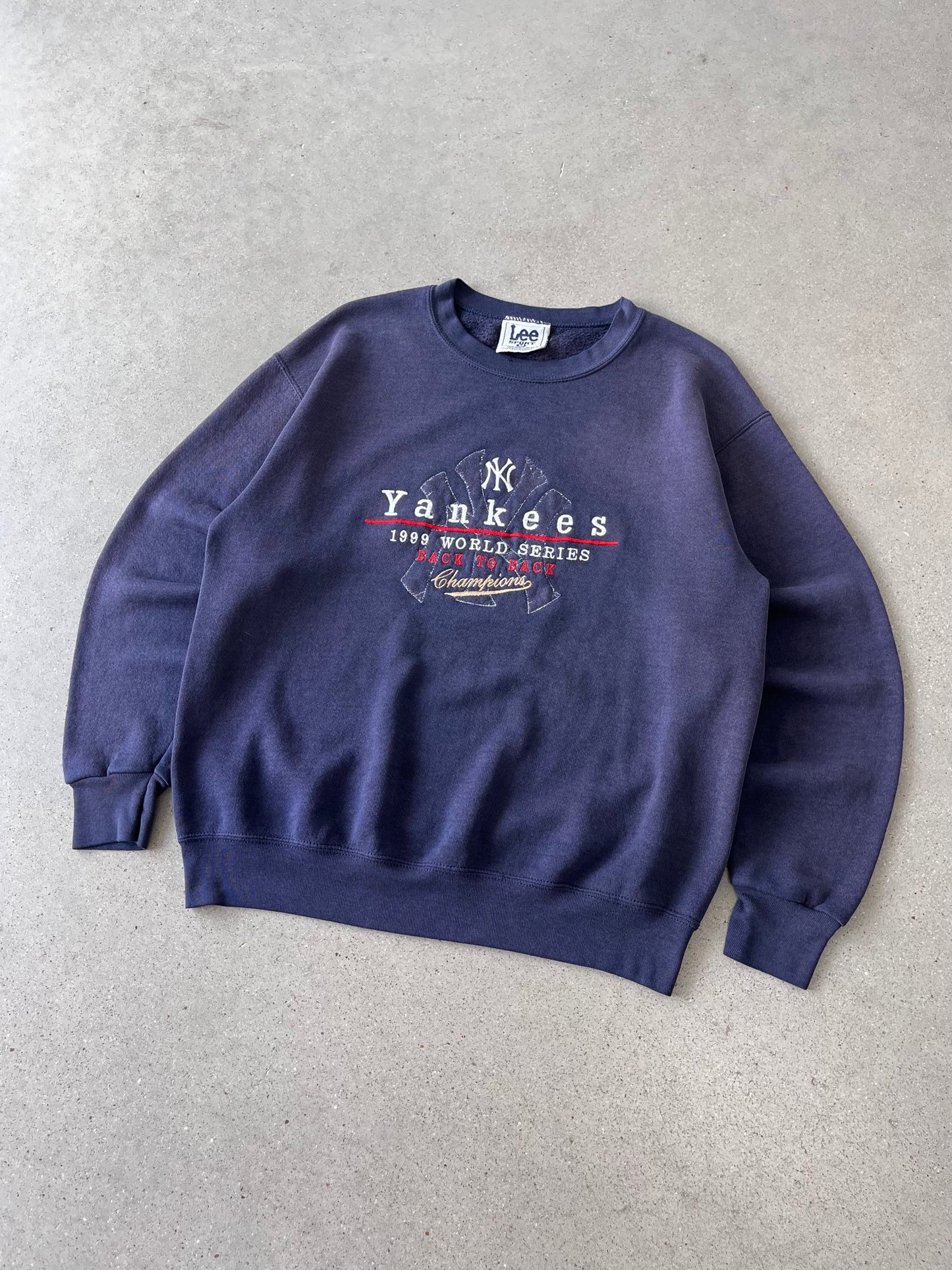 Vintage 1999 NY Yankees Embroidered  Crewneck -M