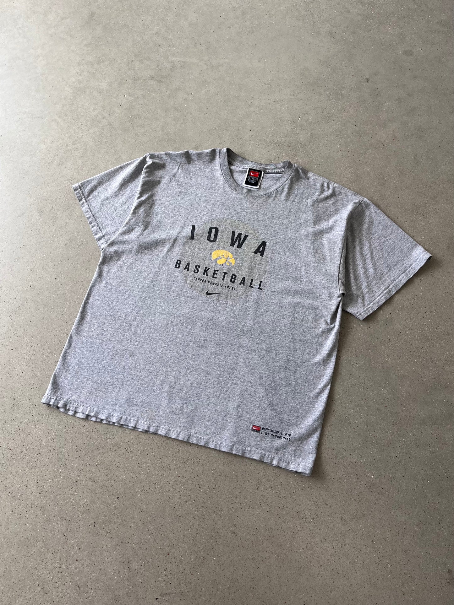 Vintage Nike Iowa Basketball Tee - L