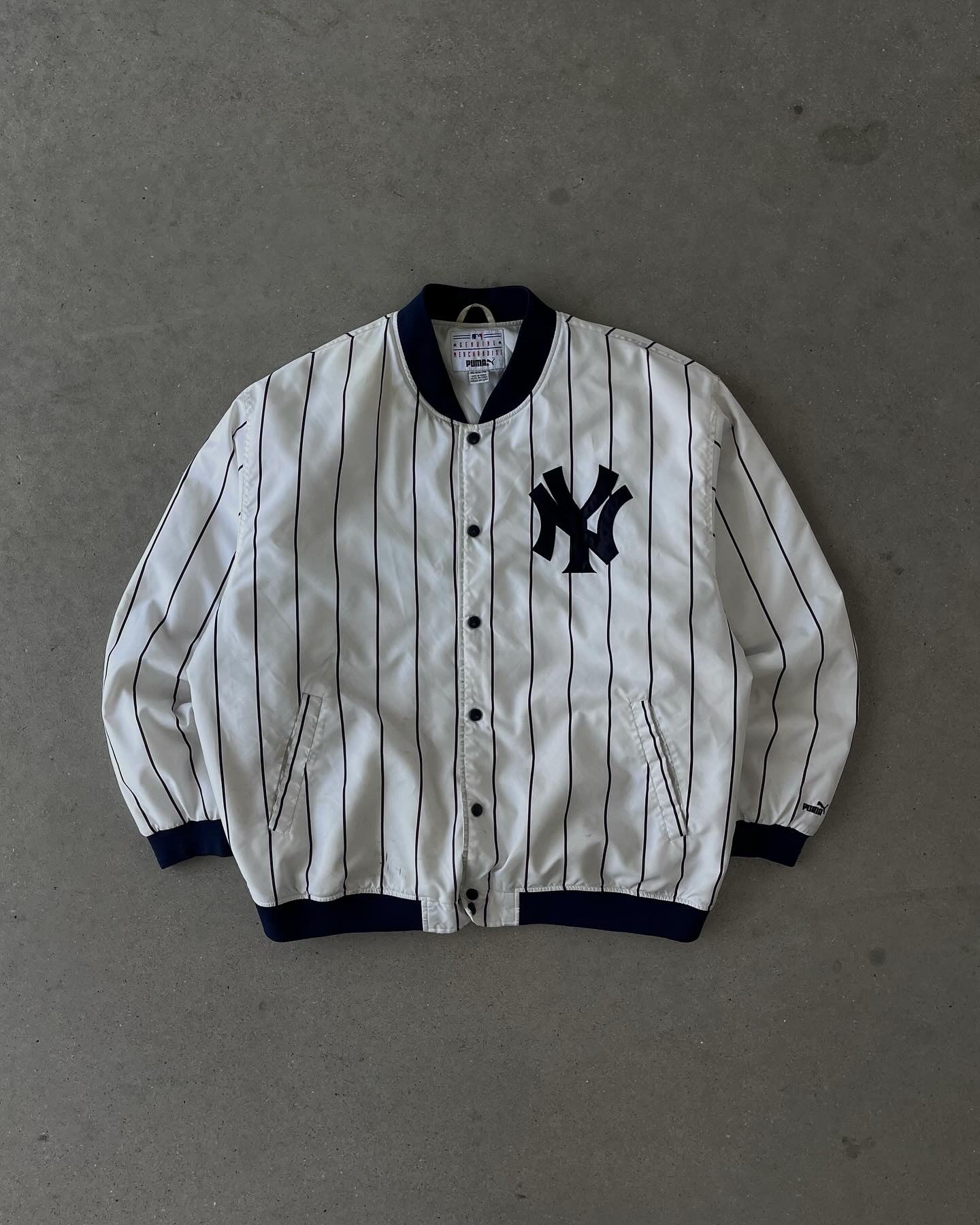 Vintage NY Yankees Pumas Puffer Jacket - XL