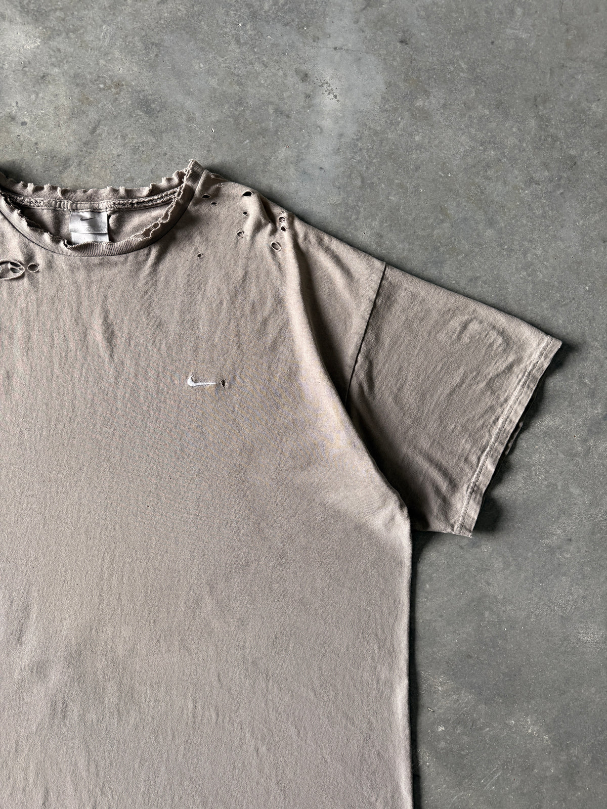 Vintage 2000s Distressed Earth Tone Nike T-shirt (XL)