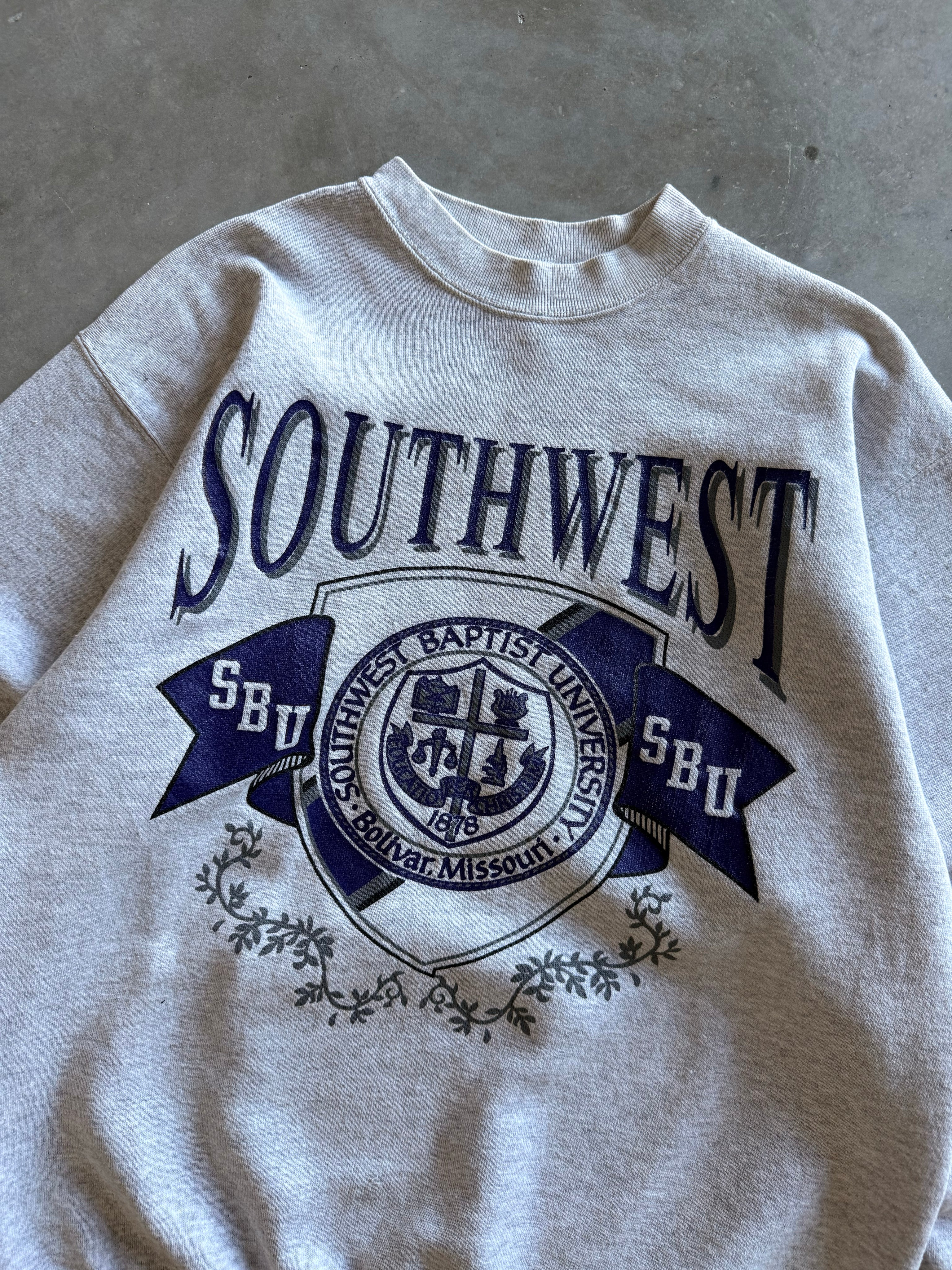 Vintage 90s (90s) Southwest Baptist University Sweatshirt (Xl)