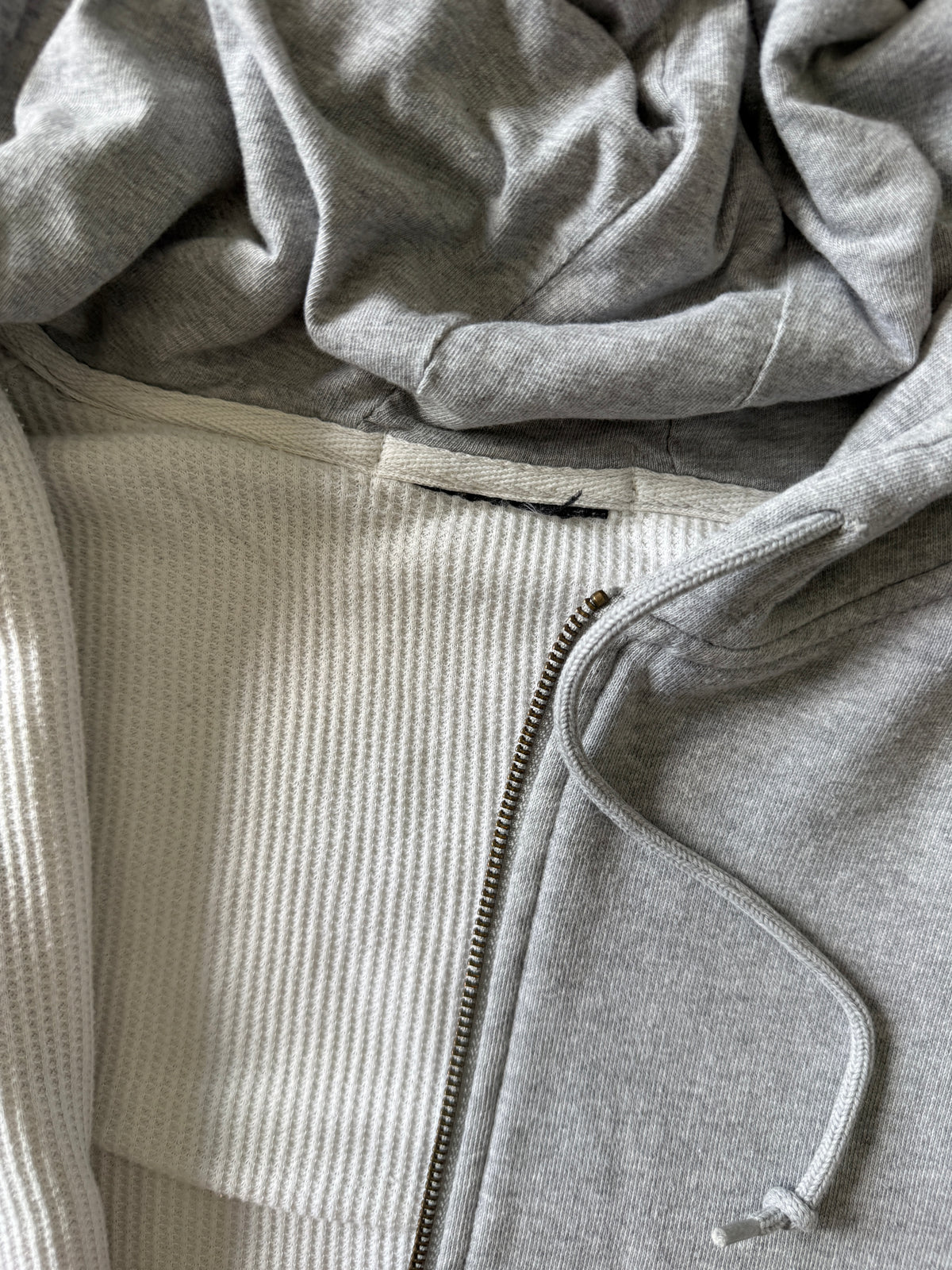Vintage 2000s Waffle-lined Gray Zip-up Hoodie (XL)