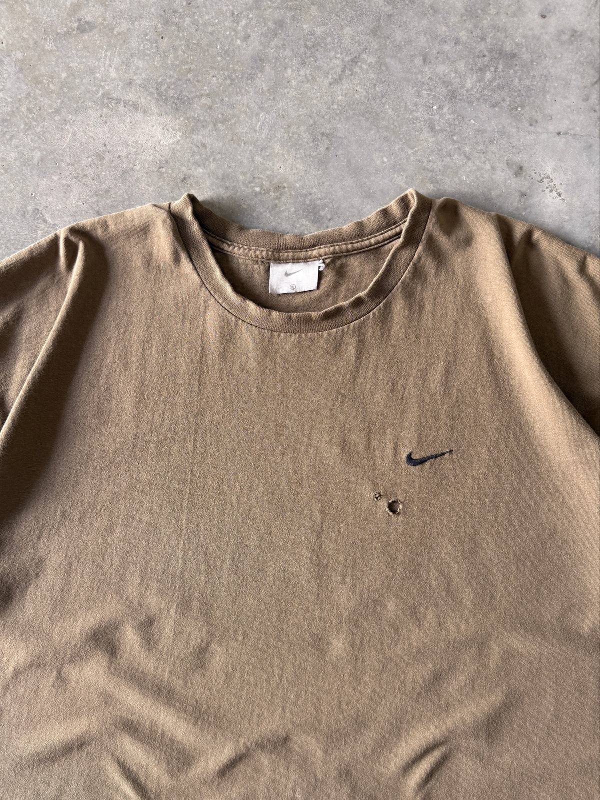 Vintage 2000s Distressed Olive Nike T-shirt (XL)