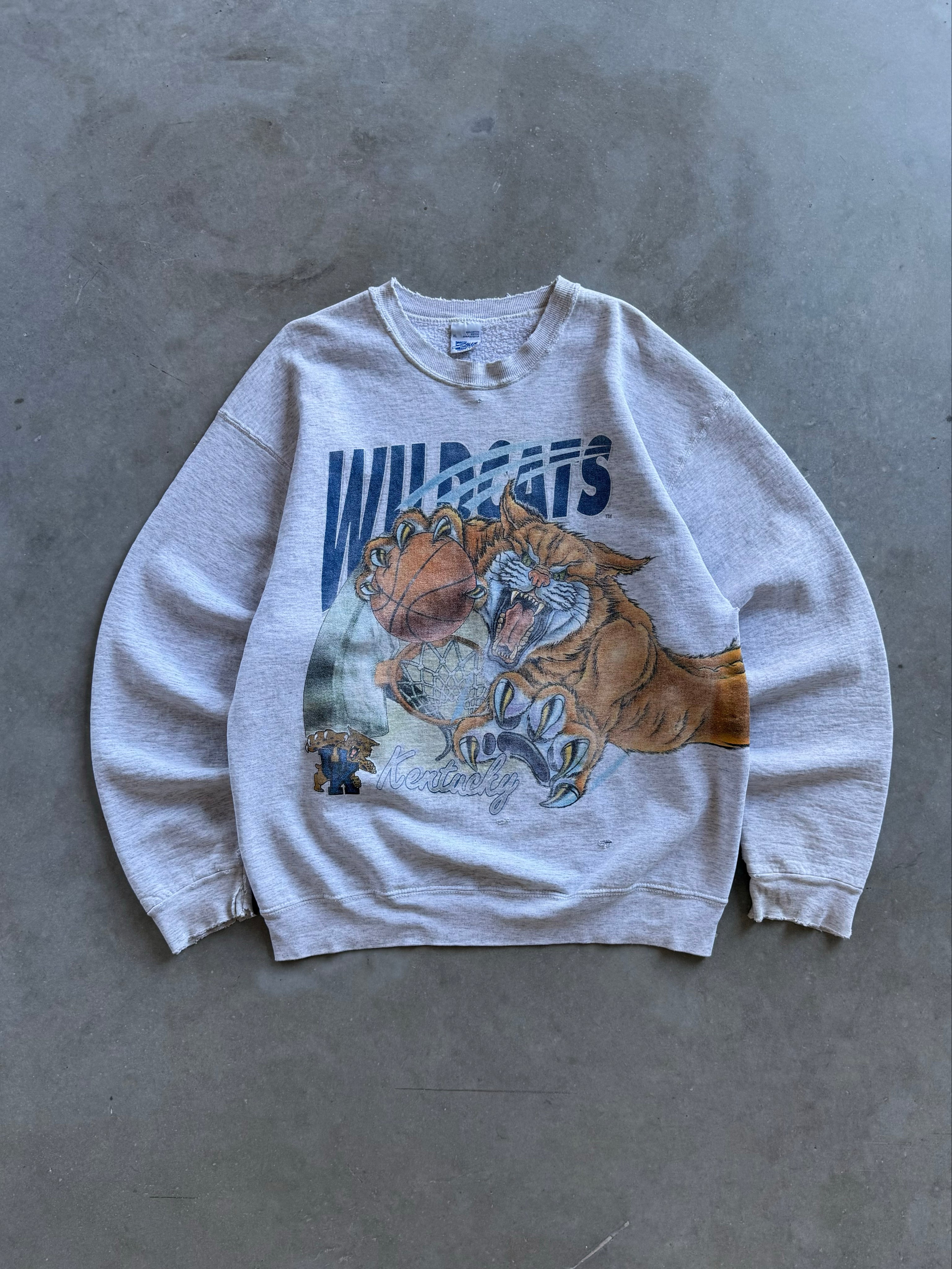 Vintage 1990s University of Kentucky Wildcats Wrap-around Sweatshirt (XL)