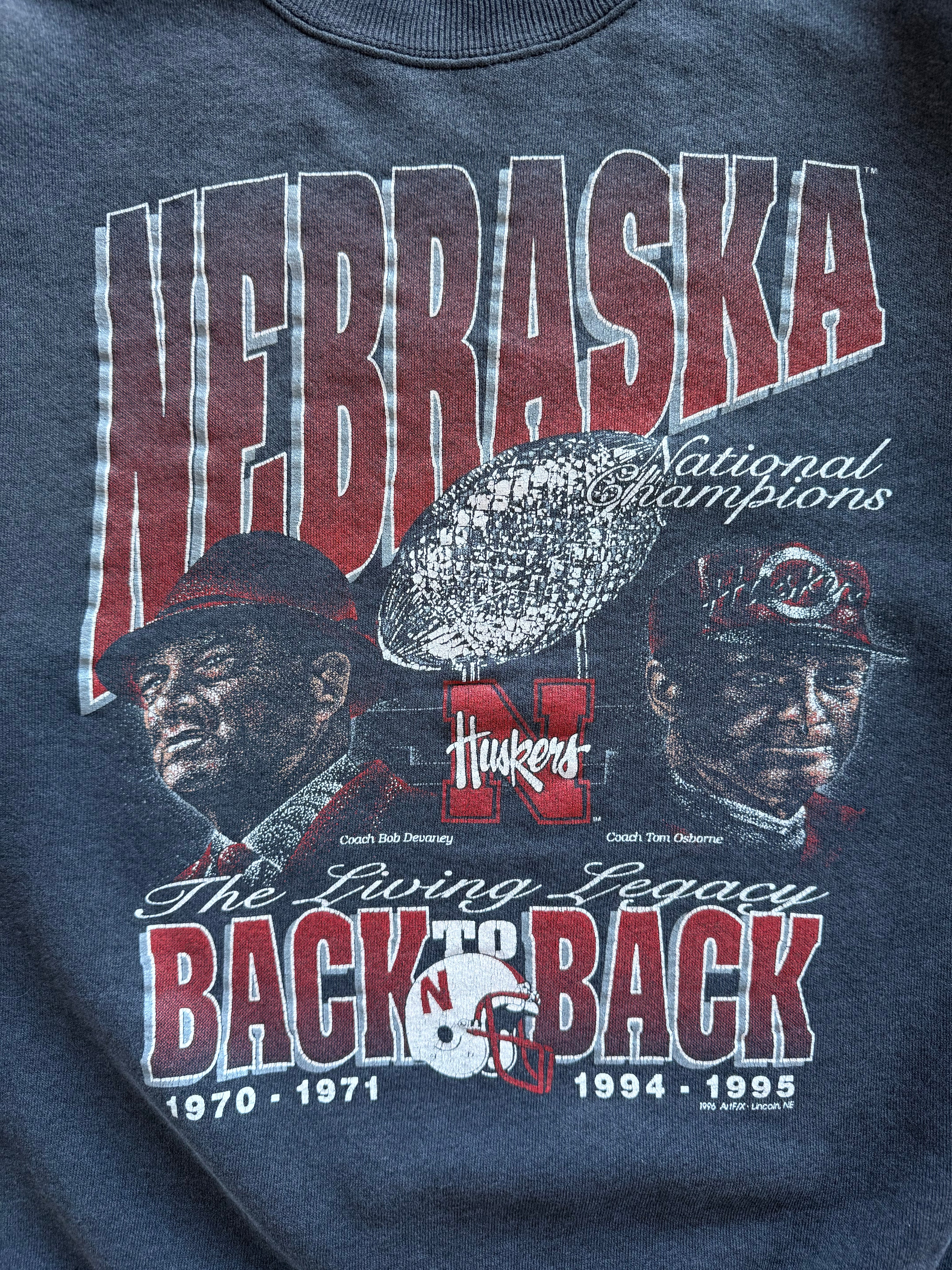 Vintage 1990s Nebraska Huskers "Back to Back" Lee Sweatshirt (XL)
