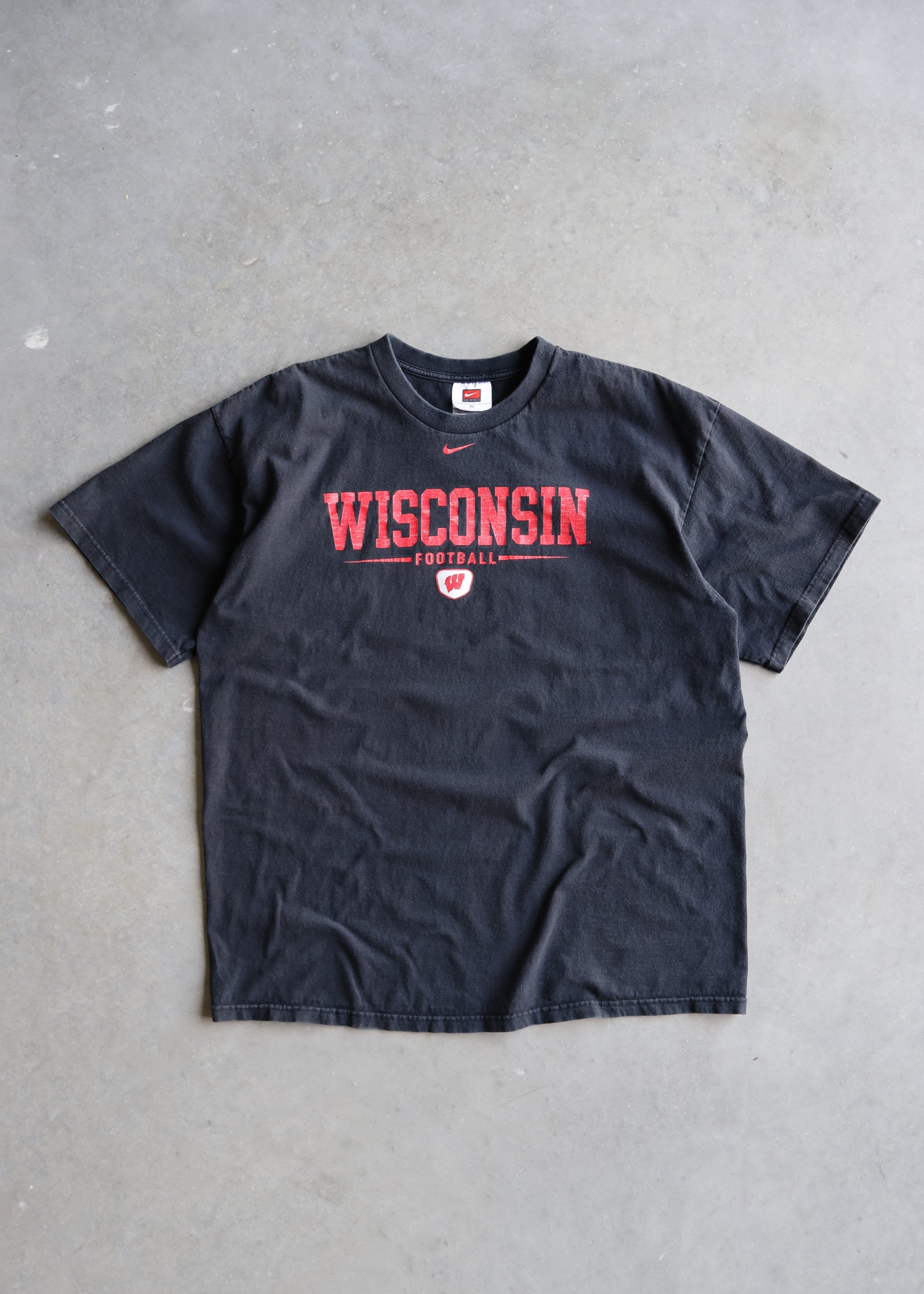 Vintage Wisconsin Football Nike T-shirt (XL)