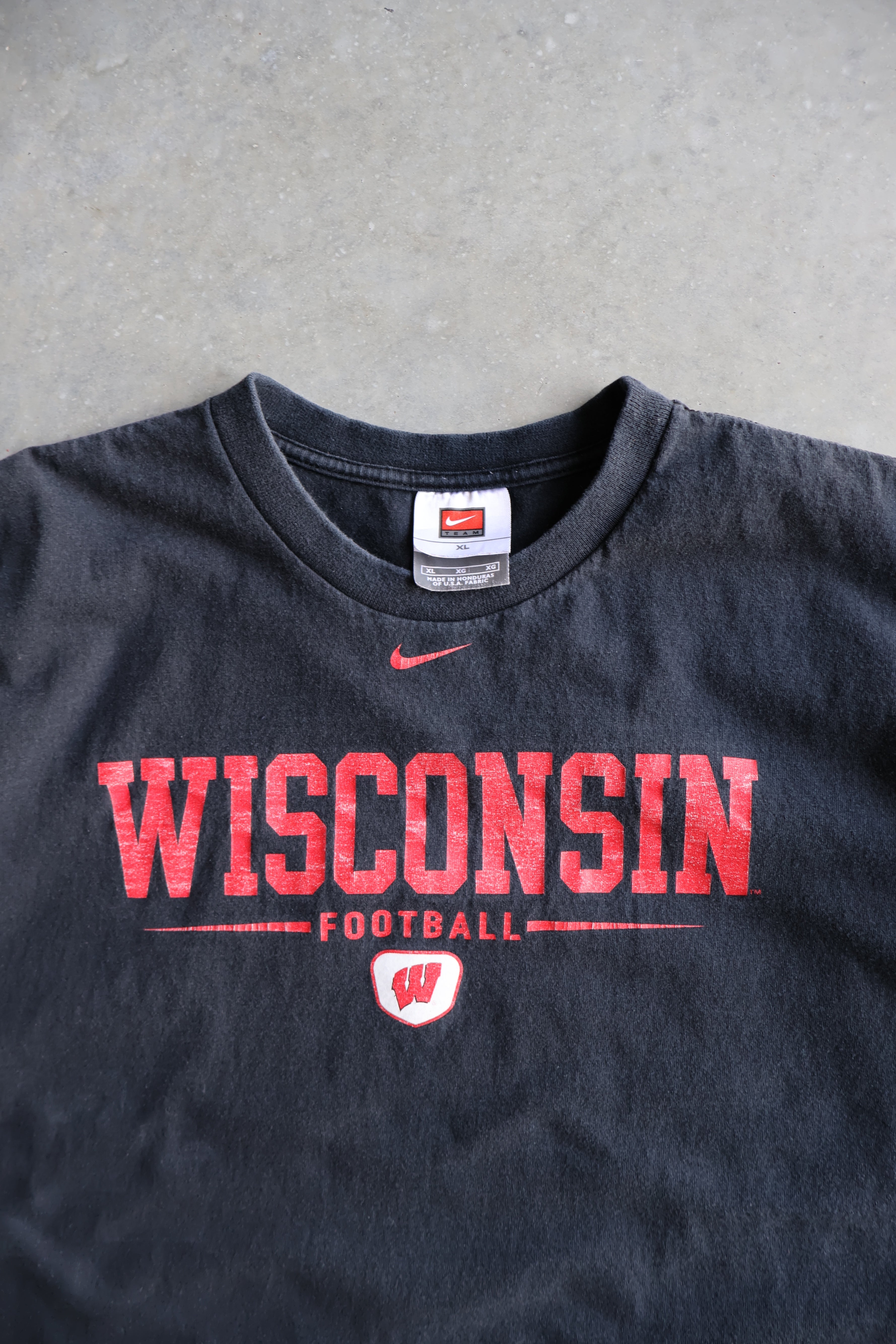 Vintage Wisconsin Football Nike T-shirt (XL)