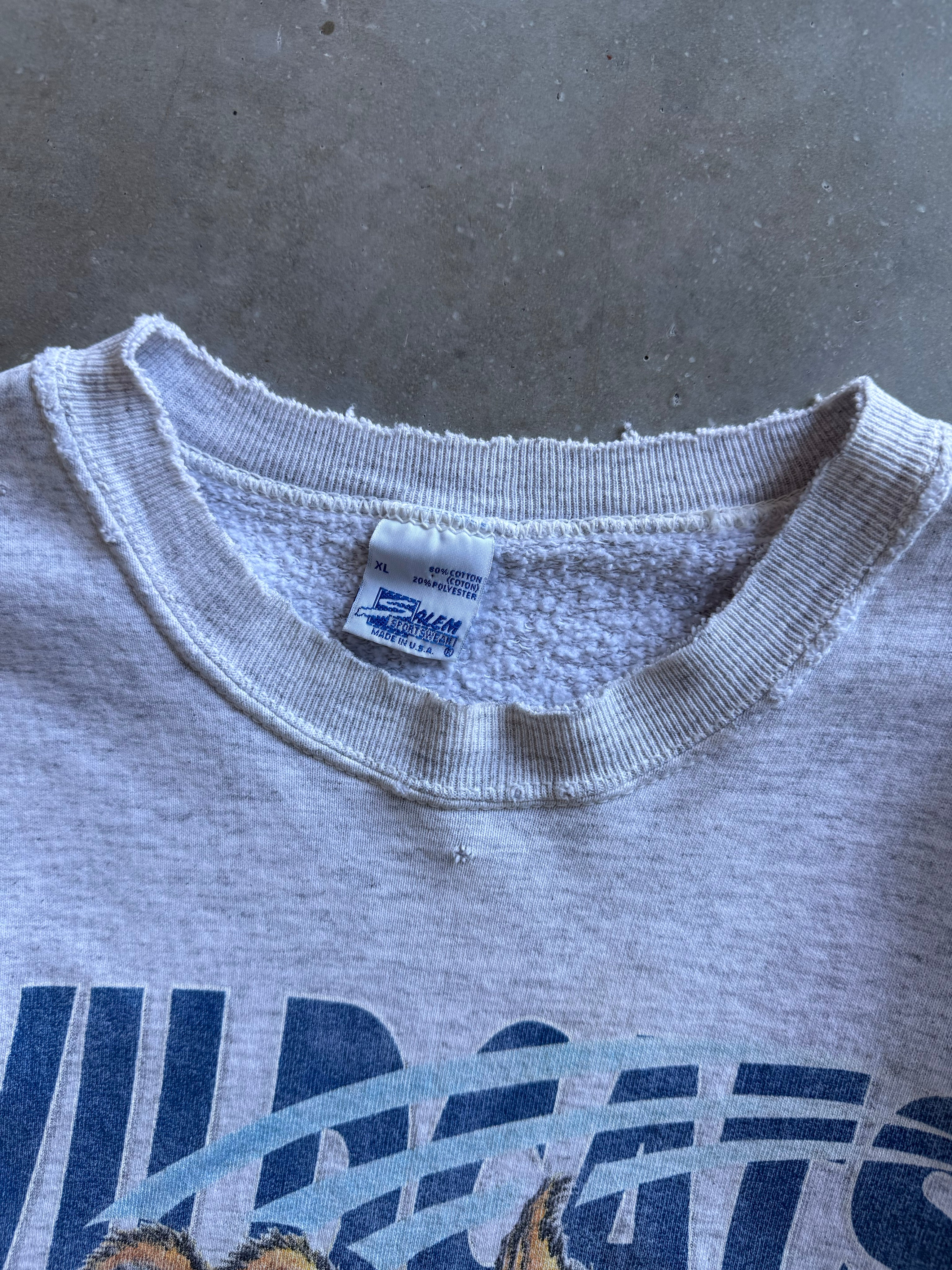 Vintage 1990s University of Kentucky Wildcats Wrap-around Sweatshirt (XL)
