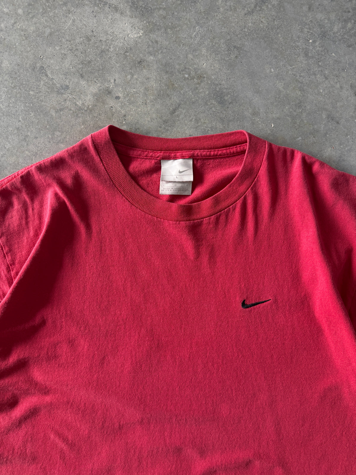 Vintage 2000s Nike Mini Swoosh Short Sleeve T-shirt (L)