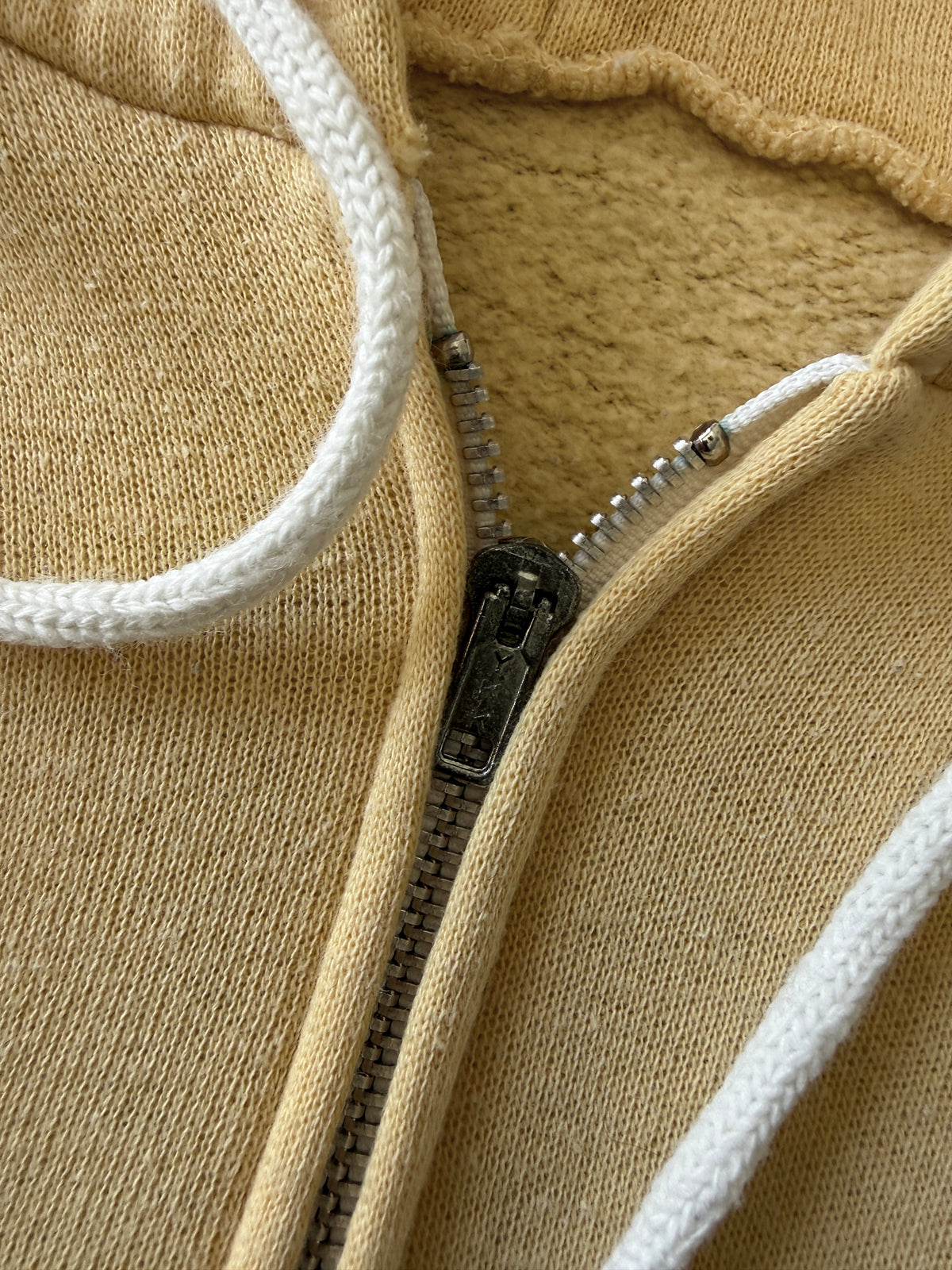 Vintage 2000s Yellow Zip-up Hoodie (S)