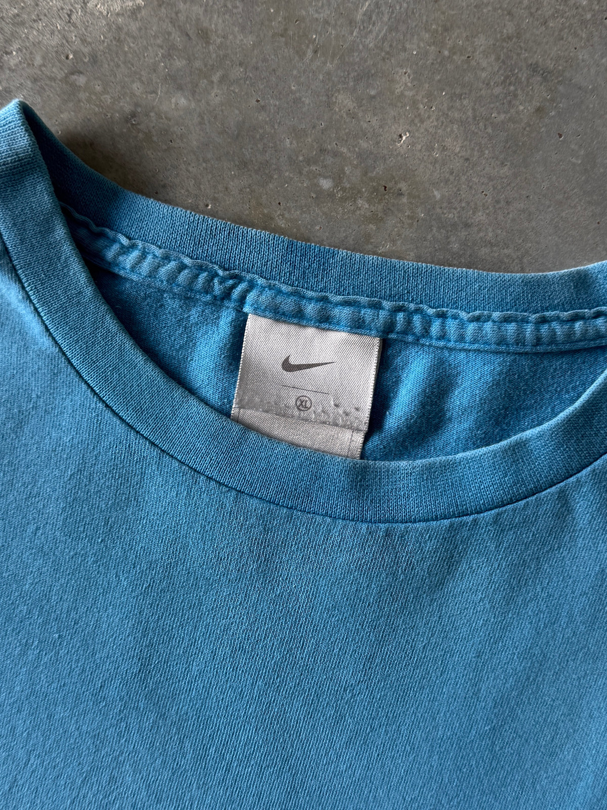 Vintage 2000s Nike Swoosh T-shirt (XL)