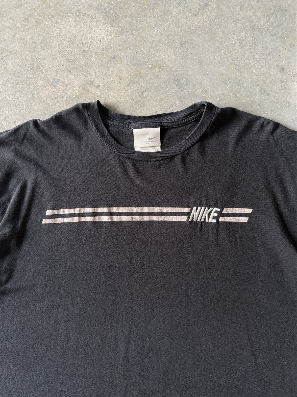 Vintage 2000s Nike Stripe T-shirt (XL)