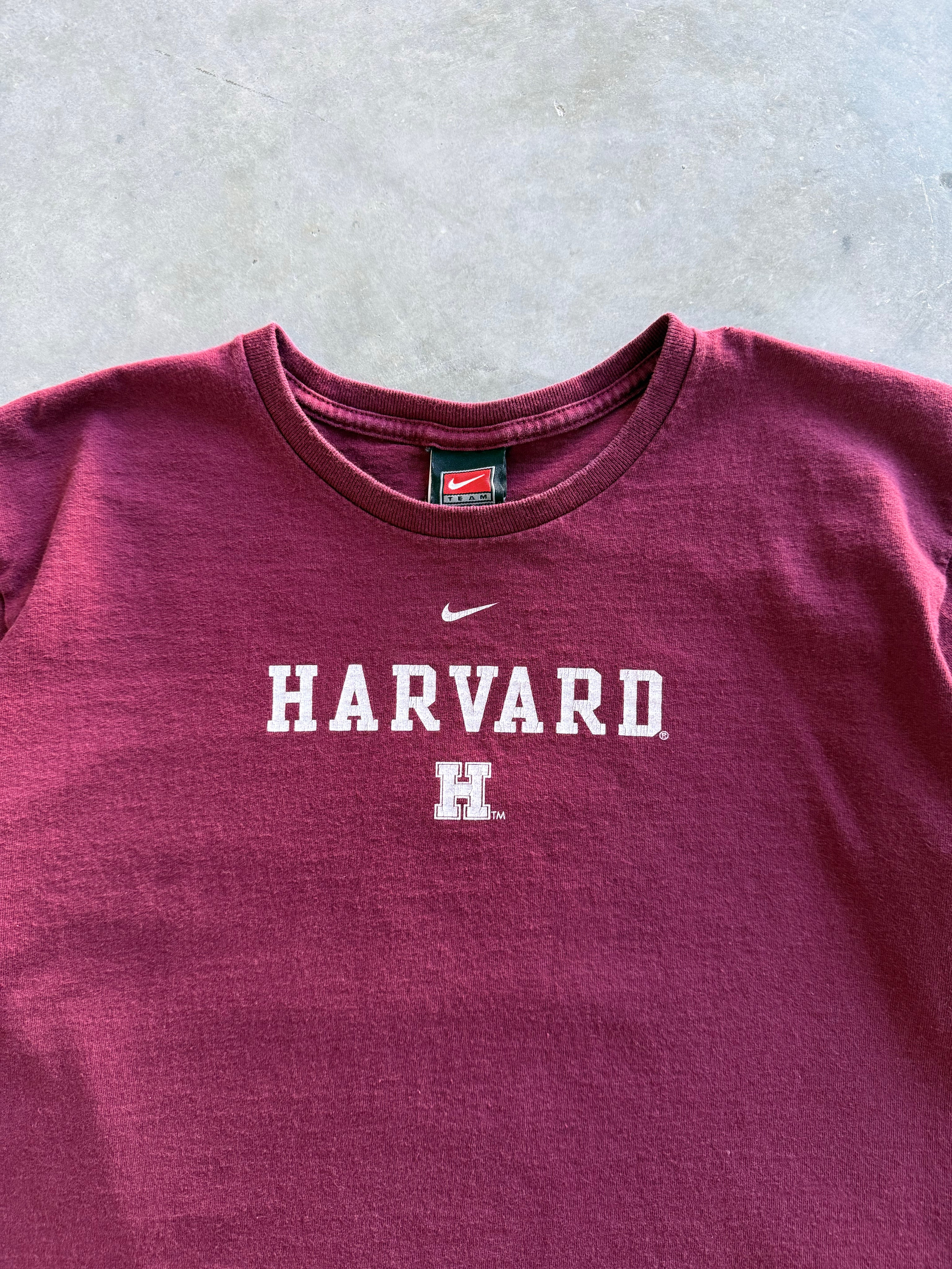 Vintage 2000s Women's Harvard Nike T-shirt (Women’s L)